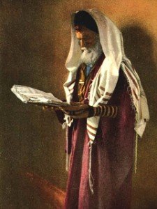 Jewish-Rabbi-Praying--5020